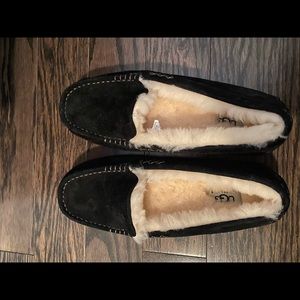 BRAND NWT- Ugg Ansley Slippers